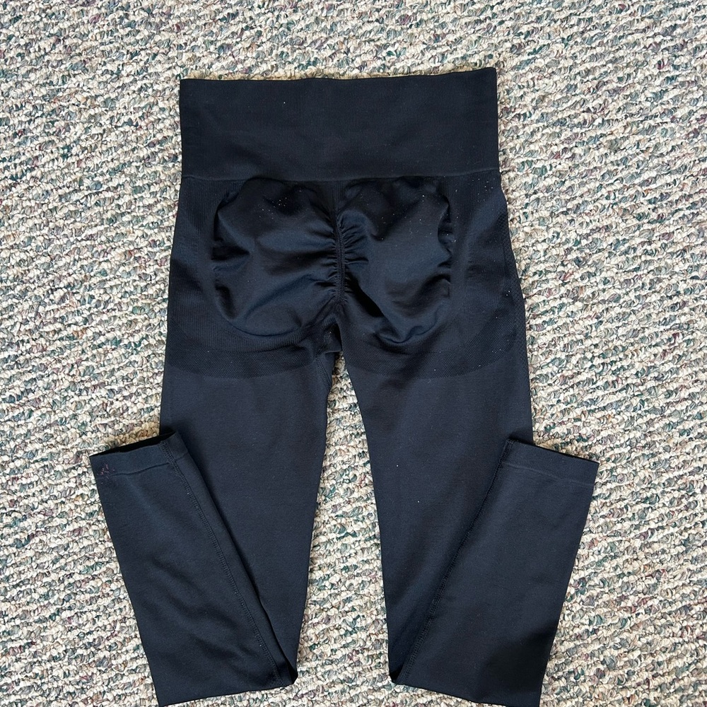 Women Black High-Waist Ruched Back Active Leggings